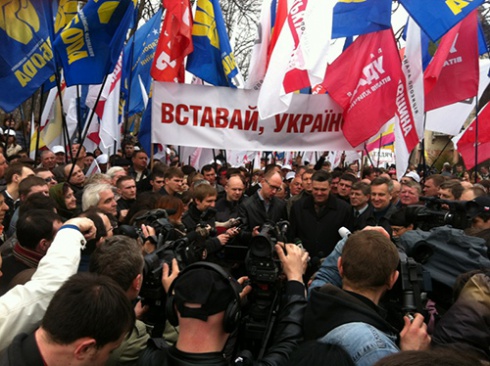 Акція «Вставай, Україно» пройшла і в Полтаві - фото