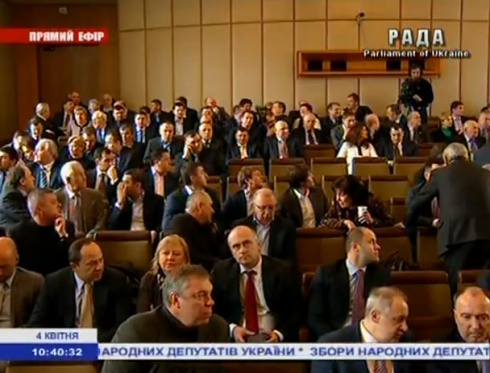 Янукович підписав закони, прийняті на «виїзному» засіданні ВР - фото