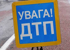 В Харківській області зіткнулися два мікроавтобуси та позашляховик – 1 людина загинула і 12 травмовані - фото