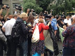 Журналісти поставили намети біля будівлі МВС