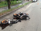 У Києві на мотоциклі розбилися двоє молодих людей