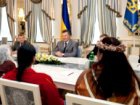 Янукович зустрівся з індіанцями