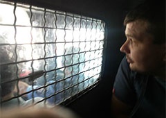 Активістам, які «захопили» Київраду, дали 5 діб арешту - фото