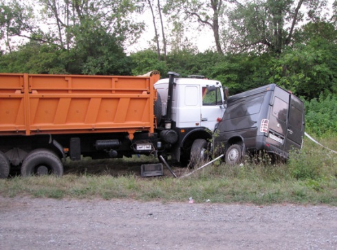 У Хмельницькій області в аварії загинули 9 людей - фото