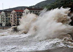 МЗС застерігає українців у Китаї про небезпеку від тайфуну Фітоу - фото