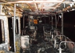У Чернігові загорівся тролейбус з людьми - фото