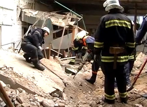 У Луганську обвалилася будівля, загинула людина - фото
