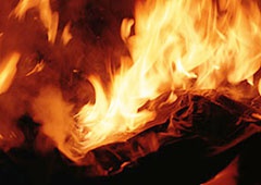 У Полтаві спалили машину судді - фото