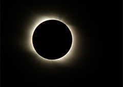 Сьогодні відбудеться рідкісного типу сонячне затемнення - фото