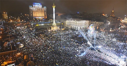 Новий рік на Майдані зустріли кілька сотень тисяч людей - фото