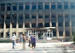 У Дзержинську практично знищено центр міста - фото