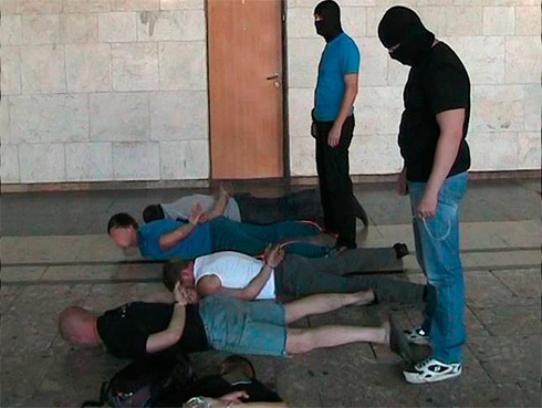 У Харкові затримано групу осіб, які, координуючись з ЛНР, вербували людей до бандформувань - фото