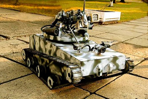 Унікальний танк півметра заввишки передано в зону АТО - фото