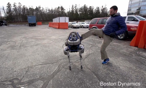 У Boston Dynamics новий спритний чотириногий робот - фото