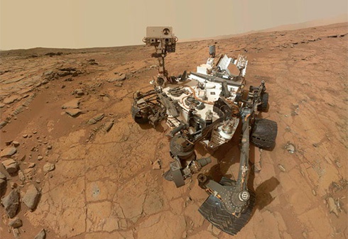 Вода на Марсі може бути прямо під колесами Curiosity - фото