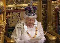 Королева Великобританії обіцяє й надалі тиснути на Росію - фото