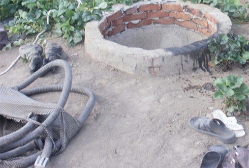 На Херсонщині в каналізаційному колодці загинуло троє людей - фото