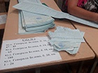 Декого вибори у Чернігові «дістали»: чоловік отримав й відразу розірвав бюлетень
