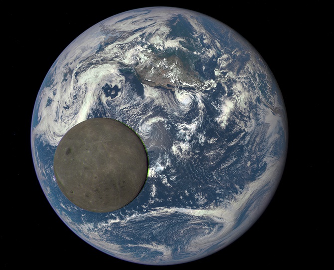 NASA показала «темну сторону» Місяця на тлі Землі - фото