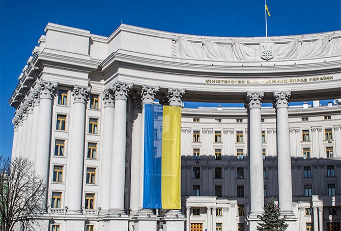 МЗС України закликає російську владу припинити знищувати все українське - фото