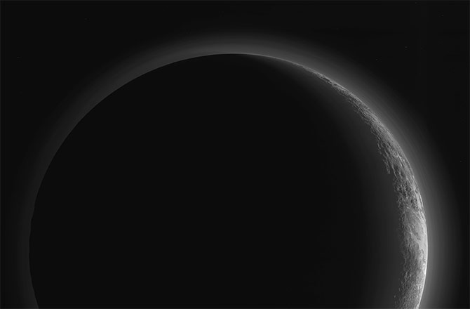 Як виглядає зворотна сторона Плутона - фото