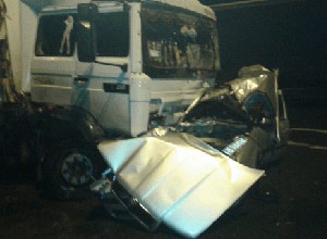 На Рівненщині вантажівка зім’яла легкову машину, загинули троє - фото