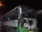 Жінка кинула запалюючу суміш в пасажирський автобус, стверджує його водій