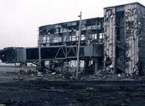 Окупанти вбивають один одного за металобрухт з Донецького аеропорту - фото