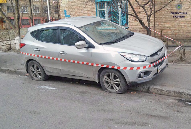 У Києві патрульна поліція стріляла в машину з п’яною жінкою за кермом - фото