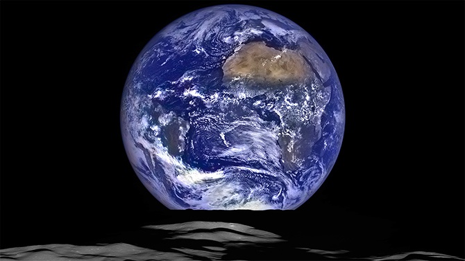 Вид Землі з Місяця показала NASA - фото