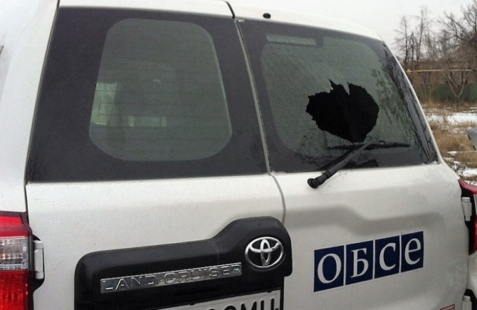 Бойовики обстріляли спостерігачів ОБСЄ - фото