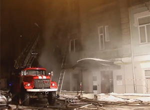 У Києві в будинку на Михайлівській сталися пожежа і вибух, загинула жінка - фото