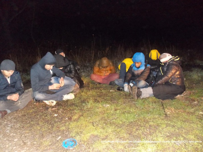 На Закарпатті затримали 17 нелегальних мігрантів - фото