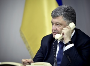 Байден поговорив з Порошенком про новий український уряд - фото