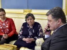 Мати, сестра та президент вмовили Надію Савченко припинити голодування