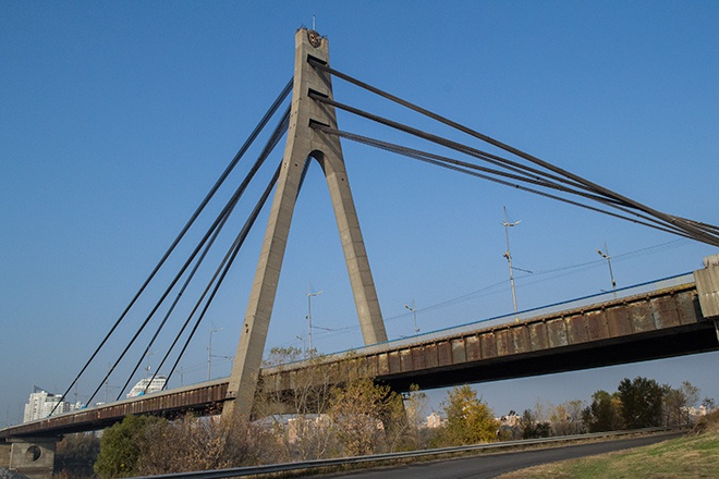 У Києві обмежать рух на трьох мостах - фото