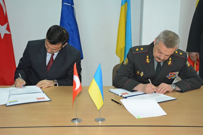Україна й Туреччина домовилися про військове співробітництво - фото