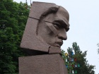В Херсоні знесли пам’ятника Цюрупі