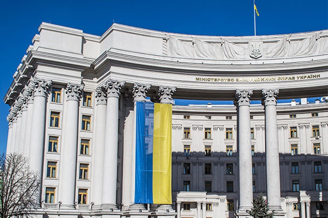 МЗС України висловило протест у зв’язку з приїздом Путіна в окупований Крим - фото