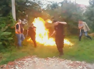 В Ужгороді чоловік кинув в патрульних «коктейль Молотова» (відео) - фото