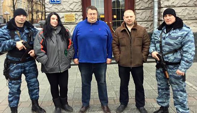 Харківських екс-беркутівців продовжують направляти до Києва охороняти громадський порядок - фото