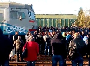 За перекриття залізничного руху у Баришівці відрили кримінальне провадження - фото
