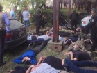 На Вінниччині озброєні у балаклавах увірвалися на зернотік, 6 поранених (відео)
