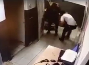 Відео, як підстрелили охоронця у супермаркеті - фото