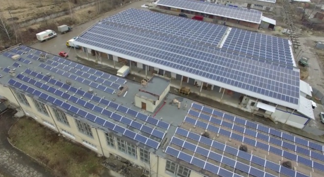 На Львівщині відкрили найпотужнішу в Україні дахову сонячну електростанцію - фото