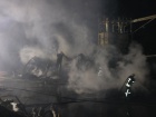 На Позняках виникла масштабна пожежа на складах