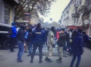 Поліція заявляє про 20 постраждалих правоохоронців під час сутичок в Одесі - фото