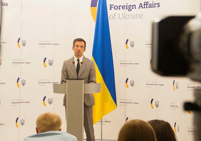 Понад 10 тисяч громадян України позбавлені волі за кордоном, - МЗС - фото
