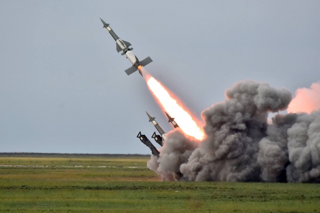 Україна проводить масштабні ракетні стрільби біля окупованого Криму - фото