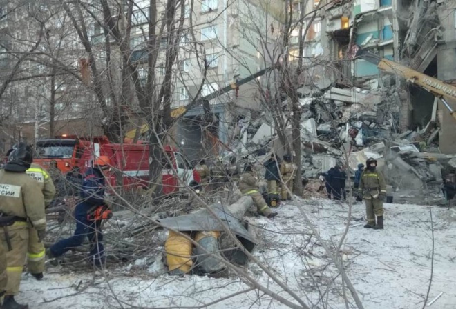 В Магнітогорську стався вибух і обвалення в житловій багатоповерхівці - фото